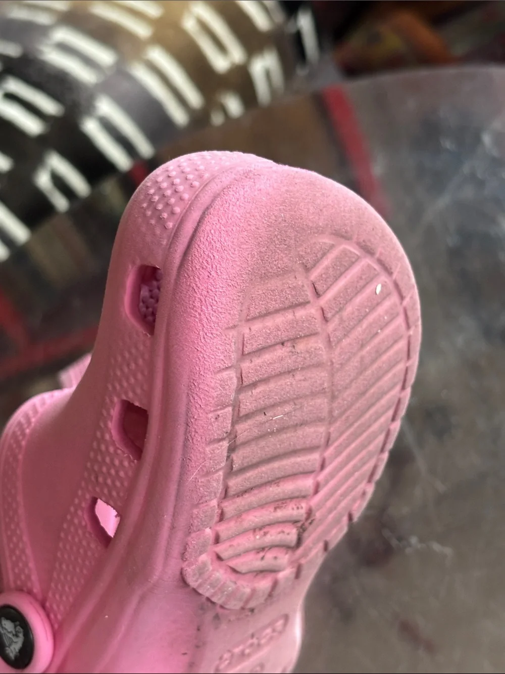 CROCS Kids Classic Clog in Bright Pink